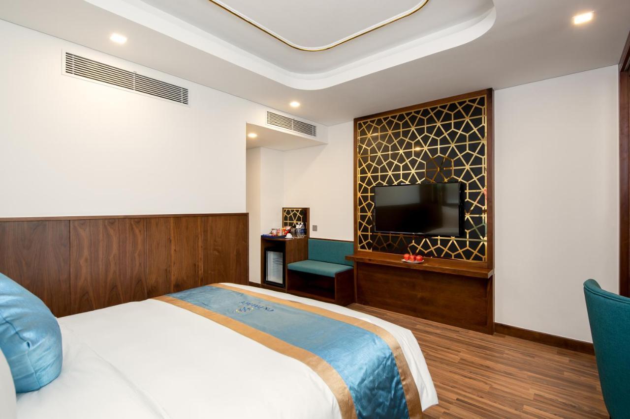 Cn Palace Boutique Hotel & Spa Дананг Екстер'єр фото