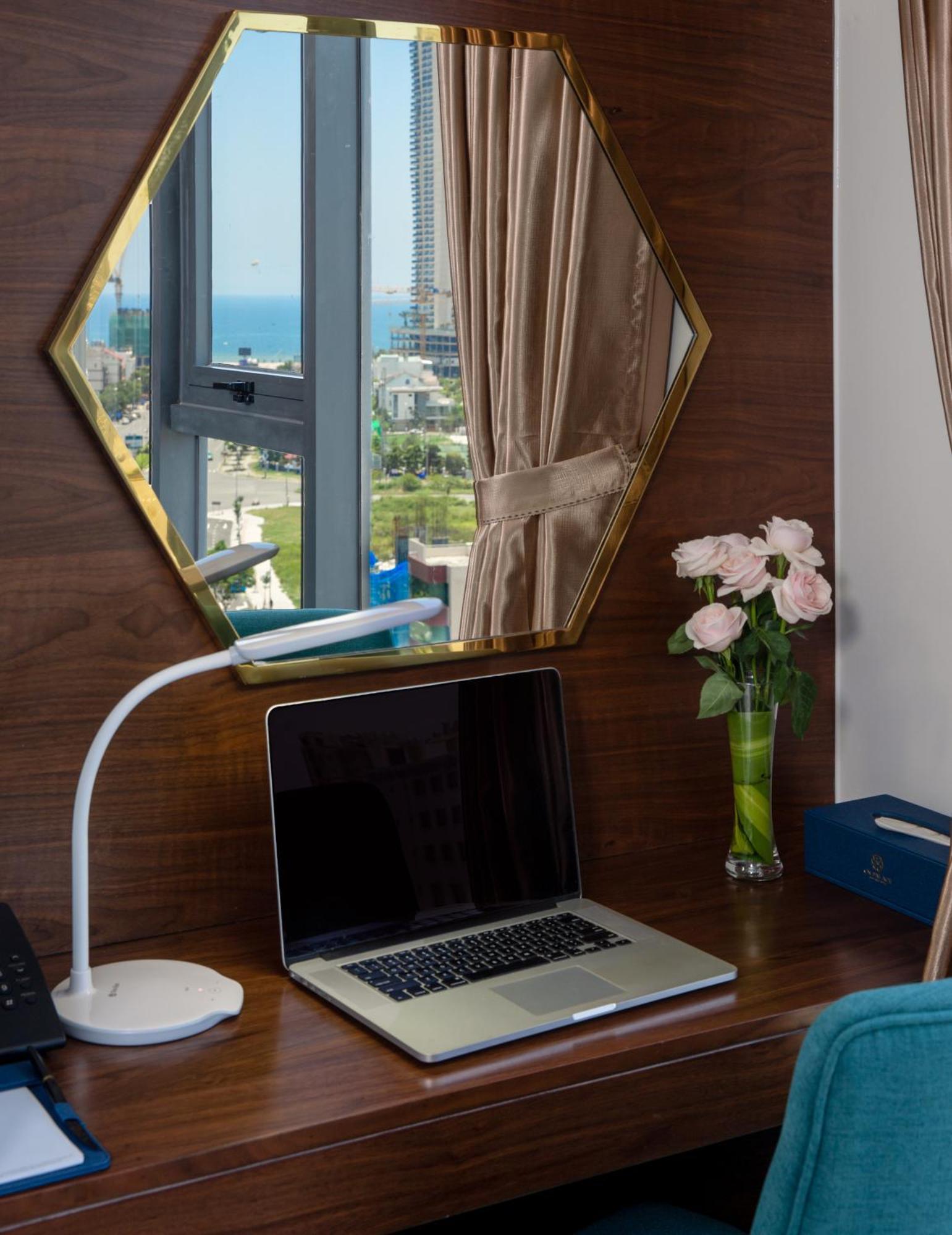 Cn Palace Boutique Hotel & Spa Дананг Екстер'єр фото